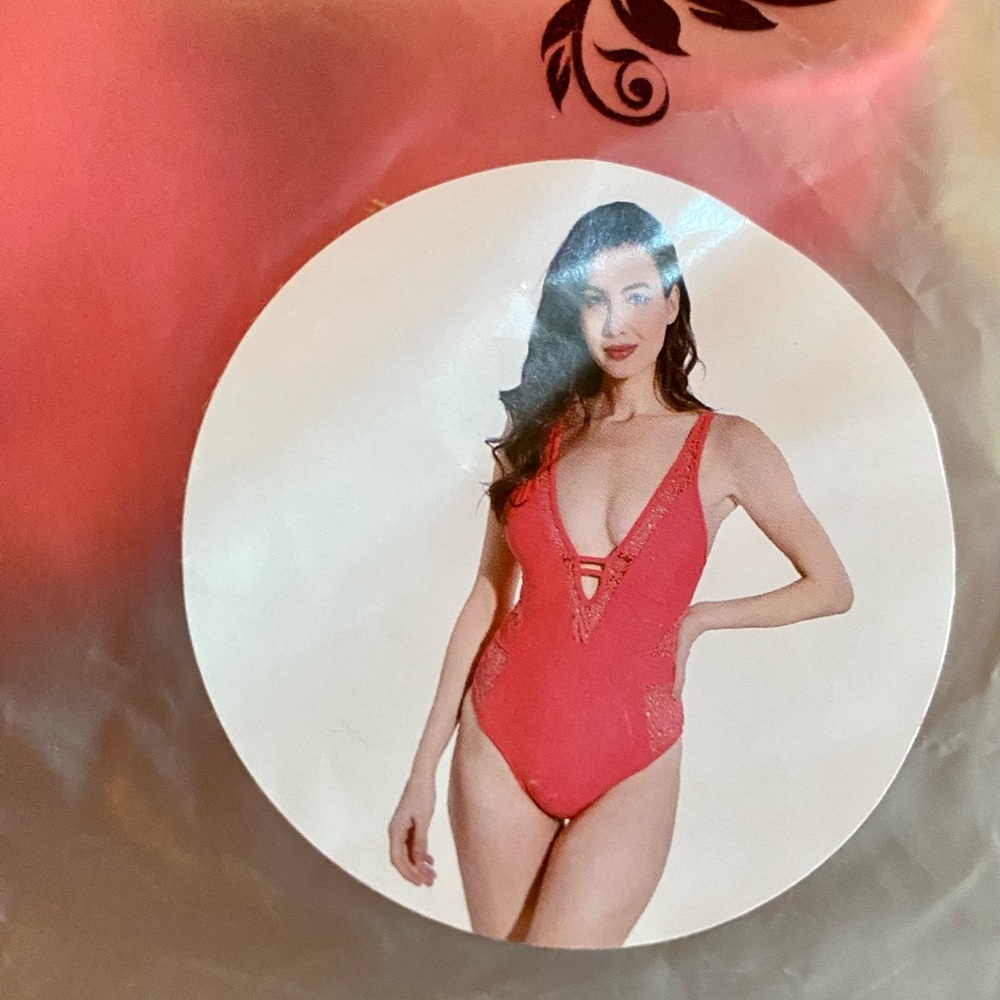 💥weVSwe Swimsuit💥 NIP